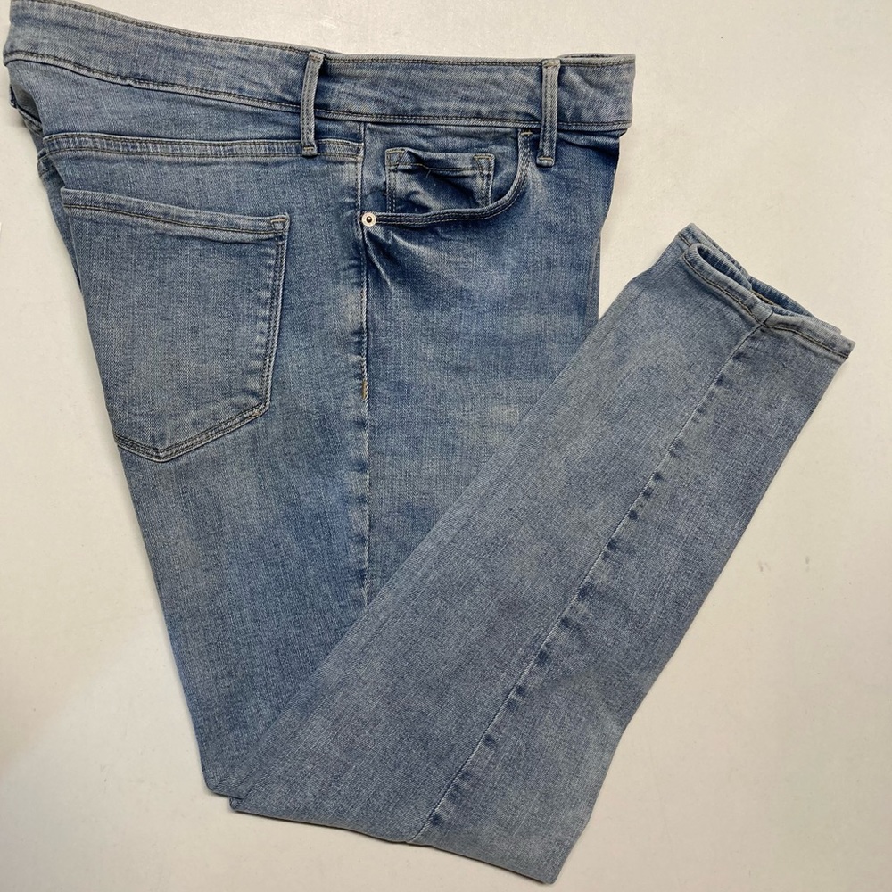 Old Navy ROCKSTAR Super Skinny Mid-Rise
